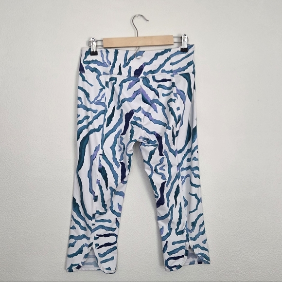 Eleven By Venus Williams White Blue Multi Zebra Print Athletic Capri Size Medium - Picture 2 of 2